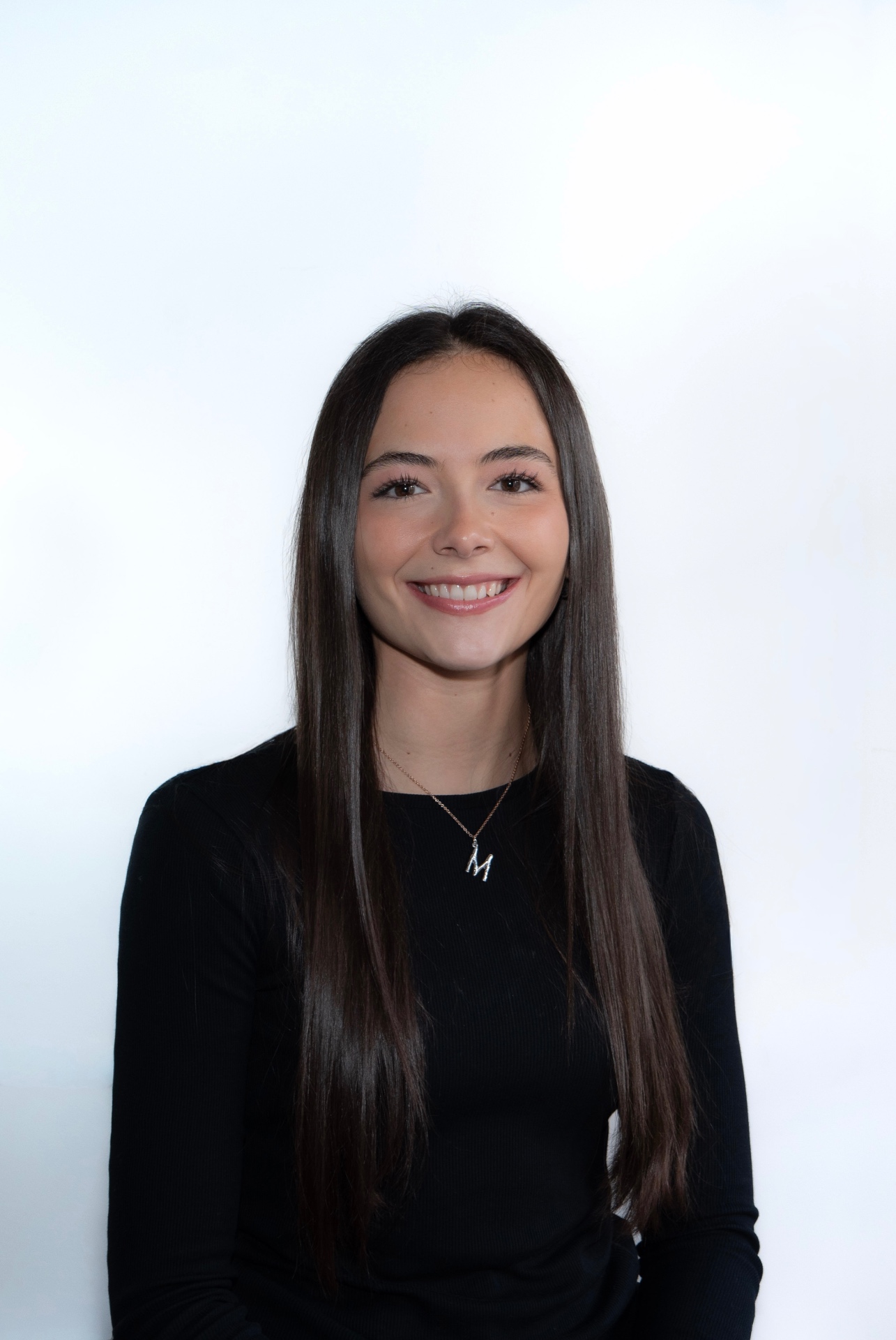 maria-fernanda-chavarria Professional portrait of Maria Fernanda Chavarria, brand strategy and growth marketing specialist.